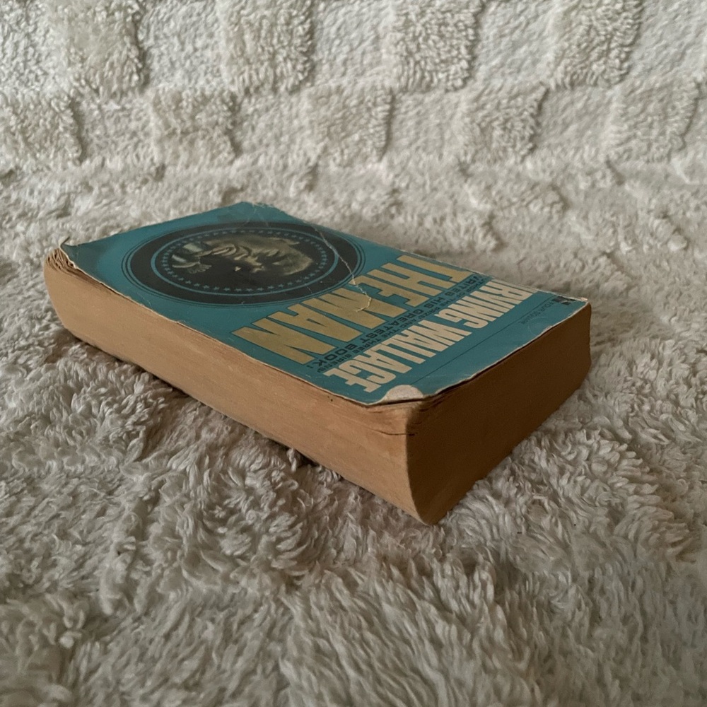 📚🔪The Man - Picture 4 of 8